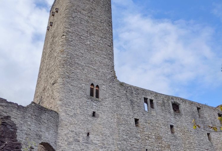 Burgruine Ehrenstein wieder besser zugänglich