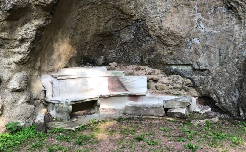 Greifenbank im Schlosspark Altenstein –  Spenden ermöglichen weitere Schritte