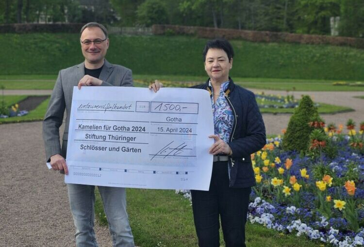 Spende für die Kameliensammlung in der Herzoglichen Orangerie Gotha