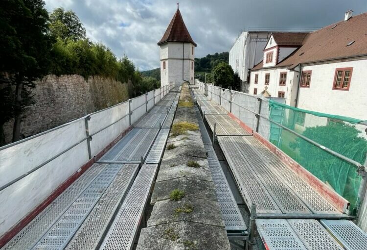 Stützmauern auf Schloss Wilhelmsburg werden saniert