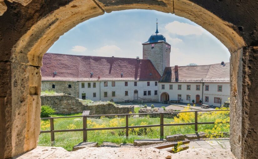 Saisonbeginn auf der Wasserburg Kapellendorf
