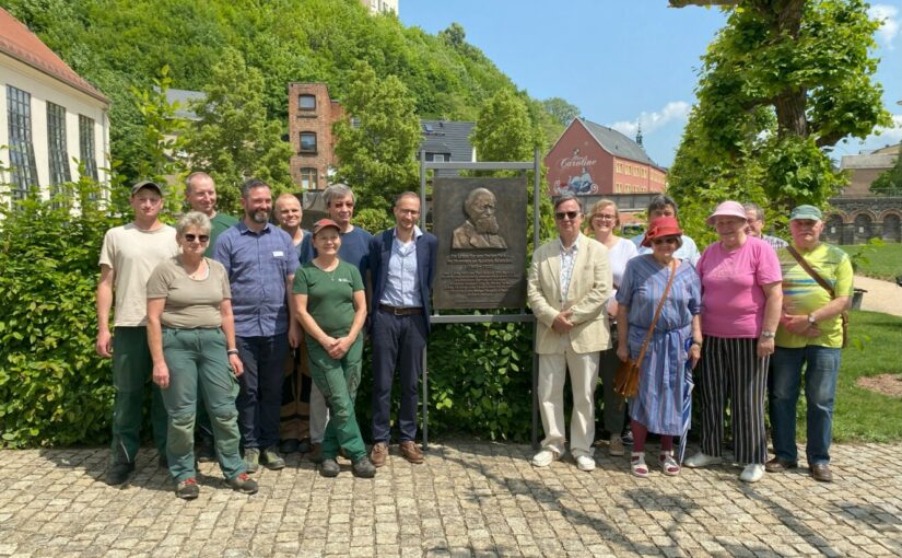 Gedenktafel für Greizer Parkdirektor Reinecken übergeben