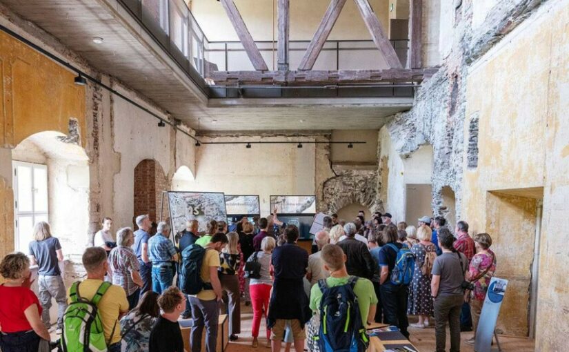 Führungen durch das Hauptgebäude von Schloss Schwarzburg an den August-Wochenenden