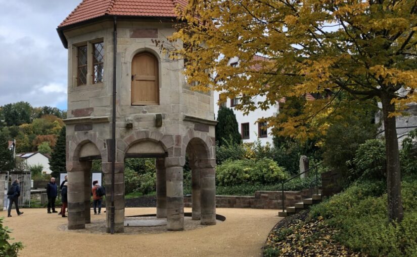 Freiflächen am Brunnenhaus auf Schloss Bertholdsburg fertiggestellt